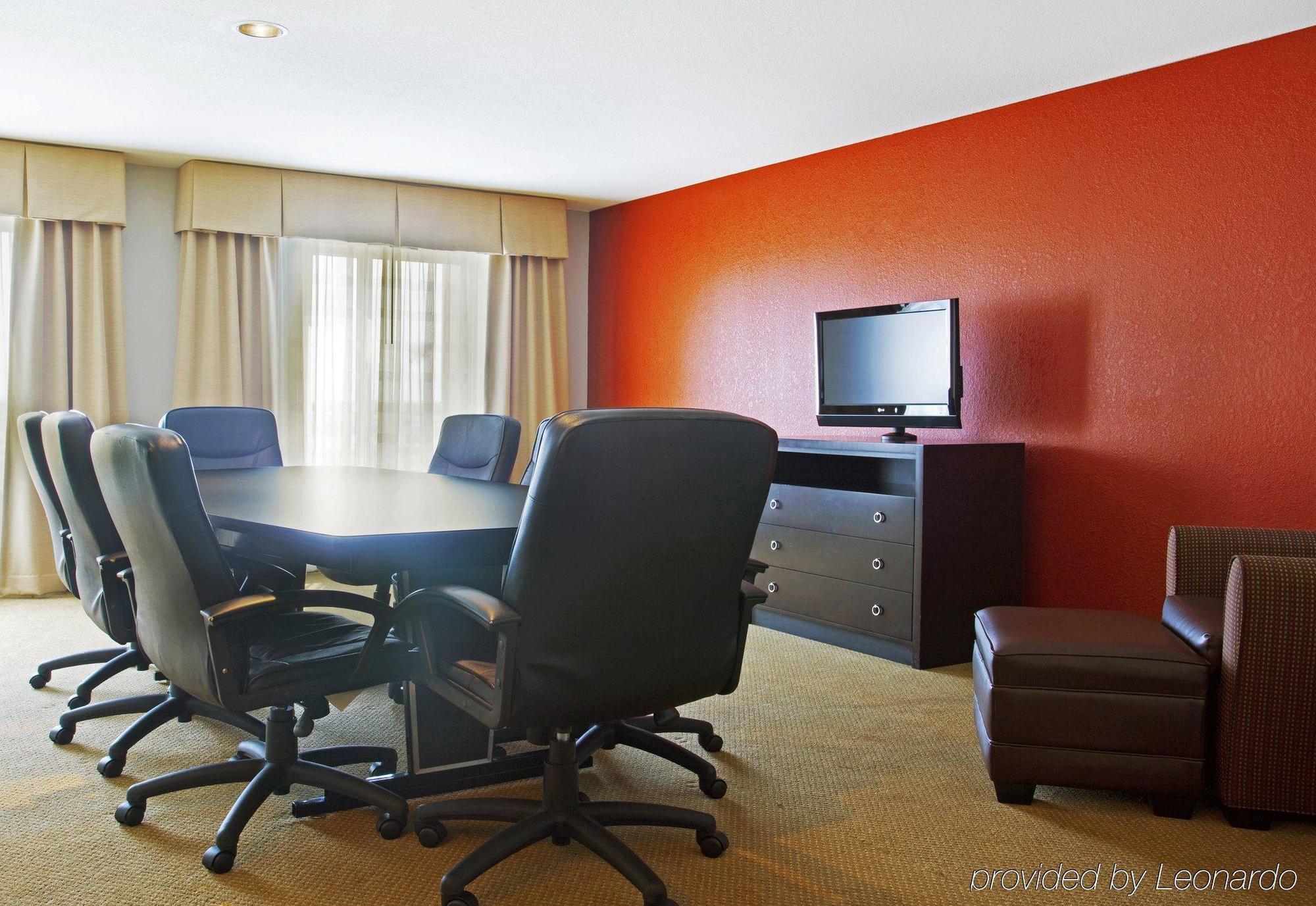 Holiday Inn Hotel & Suites Bloomington Airport By Ihg Einrichtungen foto